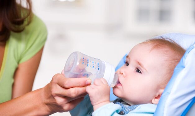 Quand donner de l’eau à bébé ?